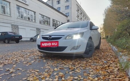 Opel Astra J, 2011 год, 650 000 рублей, 6 фотография