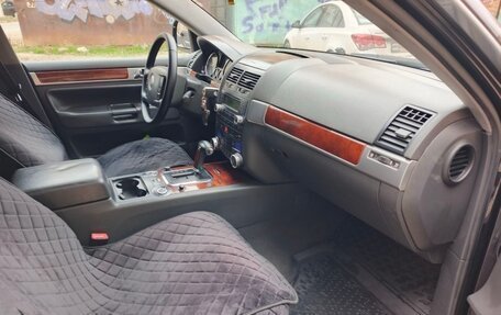 Volkswagen Touareg III, 2005 год, 795 000 рублей, 6 фотография