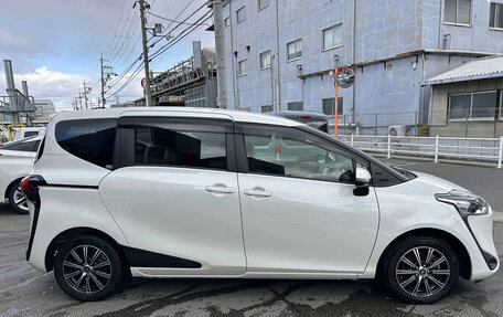 Toyota Sienta II, 2022 год, 1 095 000 рублей, 4 фотография