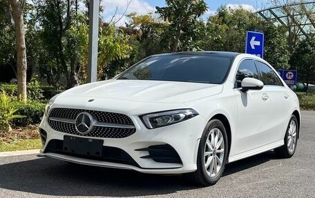 Mercedes-Benz A-Класс, 2021 год, 1 900 000 рублей, 1 фотография