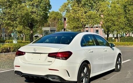 Mercedes-Benz A-Класс, 2021 год, 1 900 000 рублей, 4 фотография