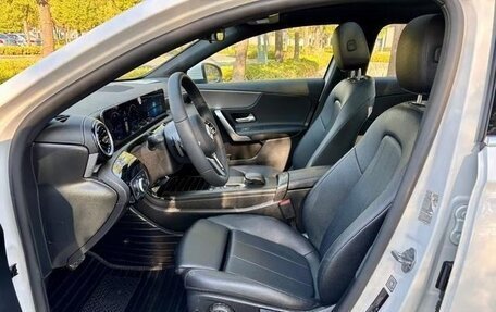 Mercedes-Benz A-Класс, 2021 год, 1 900 000 рублей, 7 фотография