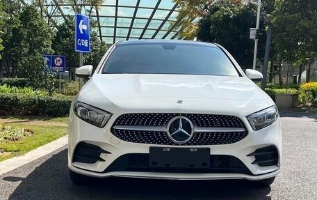 Mercedes-Benz A-Класс, 2021 год, 1 900 000 рублей, 3 фотография