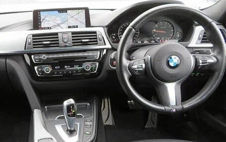 BMW 3 серия, 2018 год, 1 290 007 рублей, 12 фотография