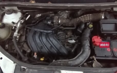 Renault Logan II, 2016 год, 630 000 рублей, 2 фотография