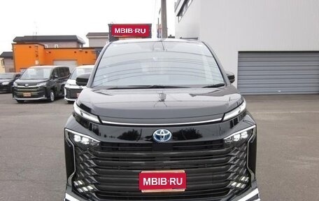 Toyota Voxy, 2025 год, 4 000 000 рублей, 1 фотография