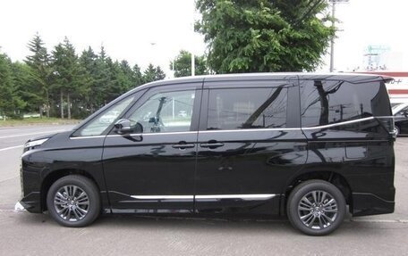 Toyota Voxy, 2025 год, 4 000 000 рублей, 4 фотография