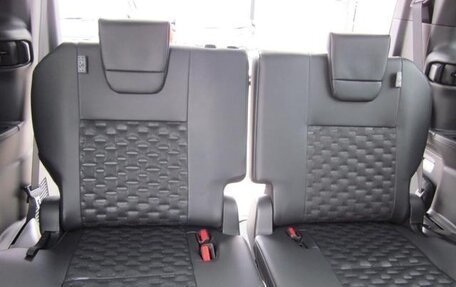 Toyota Voxy, 2025 год, 4 000 000 рублей, 12 фотография