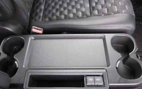 Toyota Voxy, 2025 год, 4 000 000 рублей, 17 фотография