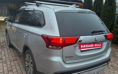 Mitsubishi Outlander III рестайлинг 3, 2019 год, 2 130 000 рублей, 4 фотография