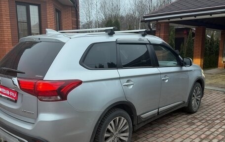 Mitsubishi Outlander III рестайлинг 3, 2019 год, 2 130 000 рублей, 2 фотография