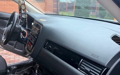 Mitsubishi Outlander III рестайлинг 3, 2019 год, 2 130 000 рублей, 7 фотография