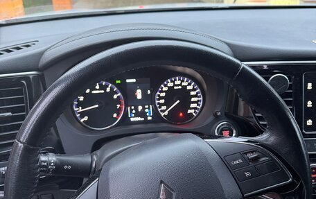 Mitsubishi Outlander III рестайлинг 3, 2019 год, 2 130 000 рублей, 8 фотография