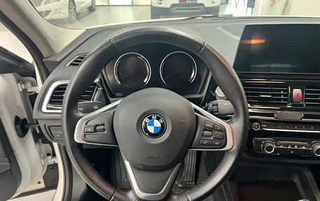 BMW 1 серия, 2022 год, 1 390 000 рублей, 10 фотография