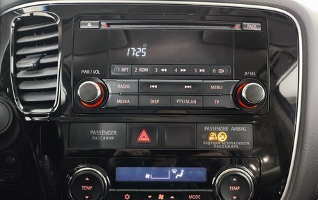 Mitsubishi Outlander III рестайлинг 3, 2012 год, 1 230 000 рублей, 13 фотография