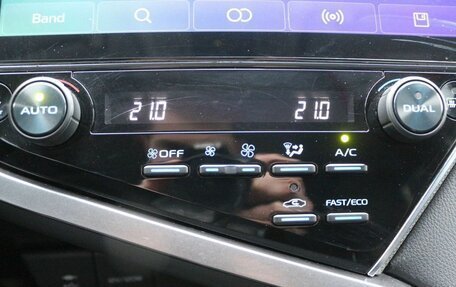 Toyota Camry, 2020 год, 2 450 000 рублей, 10 фотография