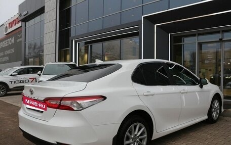 Toyota Camry, 2020 год, 2 450 000 рублей, 6 фотография