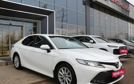 Toyota Camry, 2020 год, 2 450 000 рублей, 3 фотография