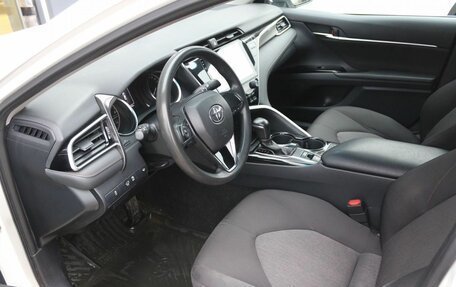 Toyota Camry, 2020 год, 2 450 000 рублей, 16 фотография