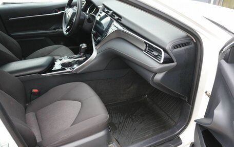 Toyota Camry, 2020 год, 2 450 000 рублей, 18 фотография