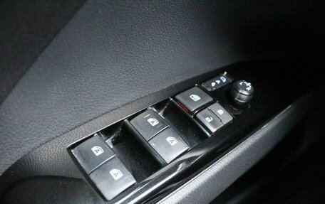 Toyota Camry, 2020 год, 2 450 000 рублей, 11 фотография