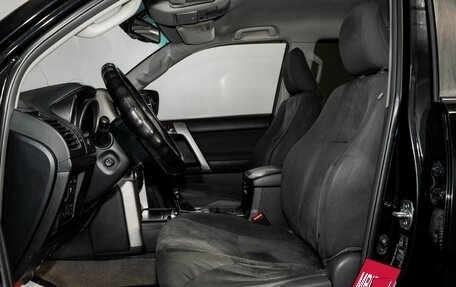 Toyota Land Cruiser Prado 150 рестайлинг 2, 2013 год, 3 300 000 рублей, 6 фотография