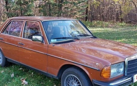 Mercedes-Benz W123, 1983 год, 500 000 рублей, 4 фотография