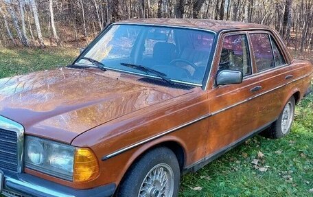 Mercedes-Benz W123, 1983 год, 500 000 рублей, 2 фотография