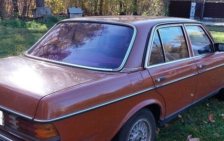 Mercedes-Benz W123, 1983 год, 500 000 рублей, 3 фотография