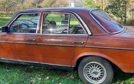 Mercedes-Benz W123, 1983 год, 500 000 рублей, 6 фотография