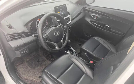 Toyota Yaris XP150 рестайлинг, 2021 год, 910 000 рублей, 9 фотография