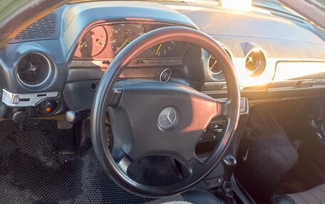 Mercedes-Benz W123, 1981 год, 500 000 рублей, 6 фотография