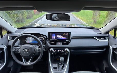 Toyota RAV4, 2025 год, 4 550 000 рублей, 8 фотография