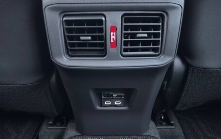 Toyota RAV4, 2025 год, 4 550 000 рублей, 12 фотография