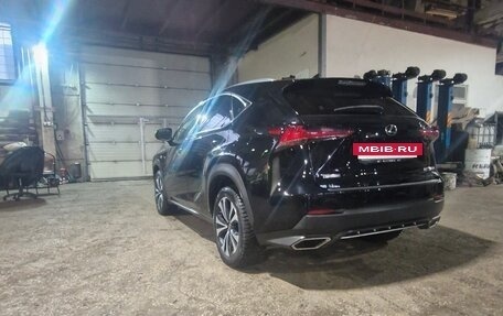 Lexus NX I, 2017 год, 3 000 000 рублей, 3 фотография