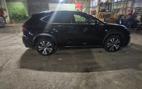 Lexus NX I, 2017 год, 3 000 000 рублей, 16 фотография