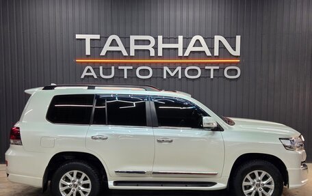 Toyota Land Cruiser 200, 2015 год, 4 790 000 рублей, 2 фотография