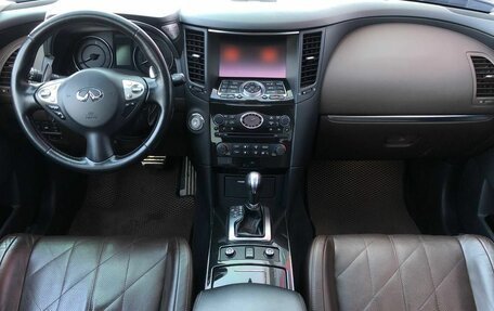 Infiniti QX70, 2017 год, 2 750 000 рублей, 17 фотография