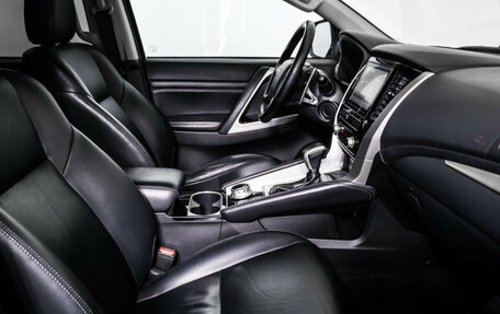 Mitsubishi Montero Sport, 2022 год, 4 298 000 рублей, 15 фотография