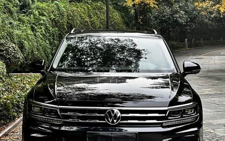 Volkswagen Tiguan II, 2021 год, 3 539 000 рублей, 2 фотография