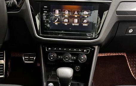 Volkswagen Tiguan II, 2021 год, 3 539 000 рублей, 14 фотография