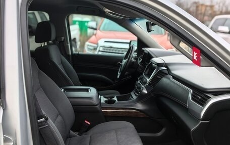 Chevrolet Suburban, 2016 год, 4 999 999 рублей, 5 фотография