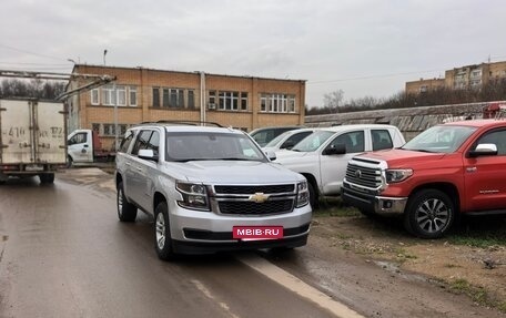 Chevrolet Suburban, 2016 год, 4 999 999 рублей, 3 фотография