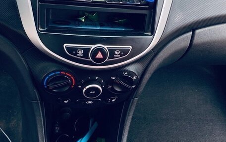 Hyundai Solaris II рестайлинг, 2012 год, 870 000 рублей, 12 фотография