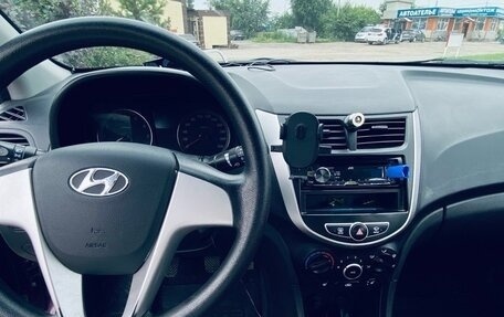 Hyundai Solaris II рестайлинг, 2012 год, 870 000 рублей, 9 фотография