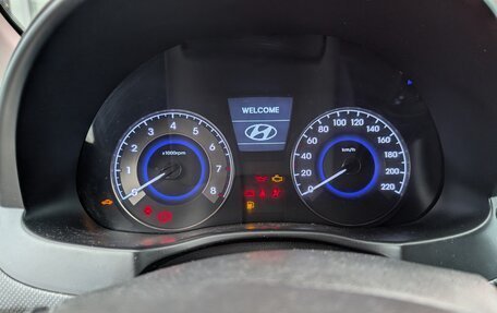 Hyundai Solaris II рестайлинг, 2016 год, 1 050 000 рублей, 10 фотография