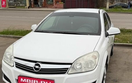 Opel Astra J, 2013 год, 550 000 рублей, 1 фотография