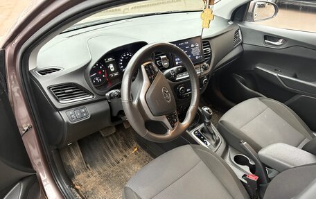 Hyundai Solaris II рестайлинг, 2021 год, 1 700 000 рублей, 12 фотография