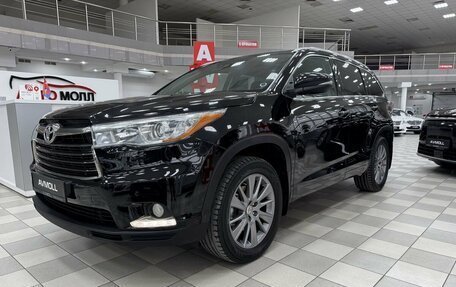 Toyota Highlander III, 2015 год, 3 149 000 рублей, 1 фотография