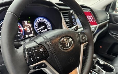 Toyota Highlander III, 2015 год, 3 149 000 рублей, 13 фотография